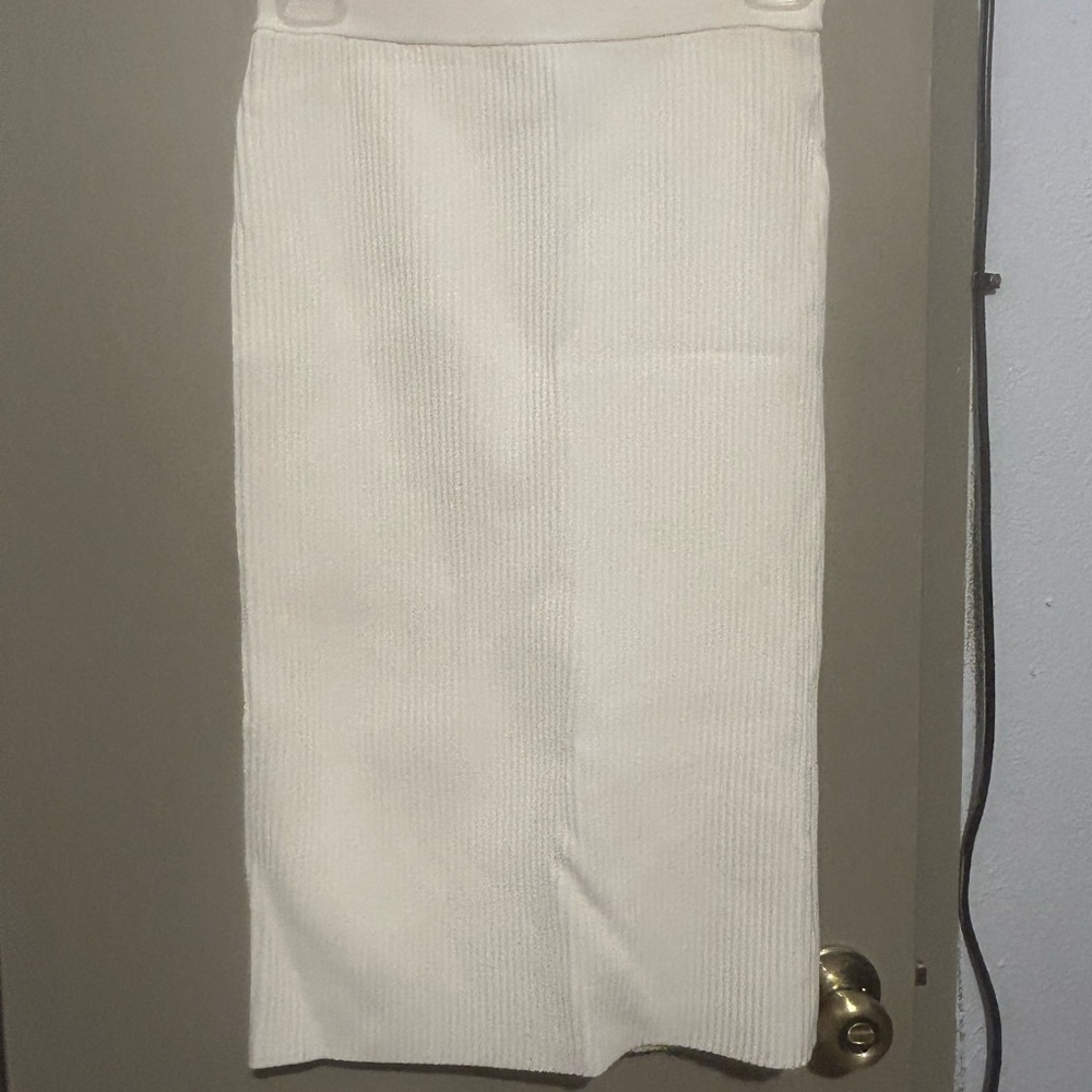 Forever 21 Elegant White Pencil Skirt